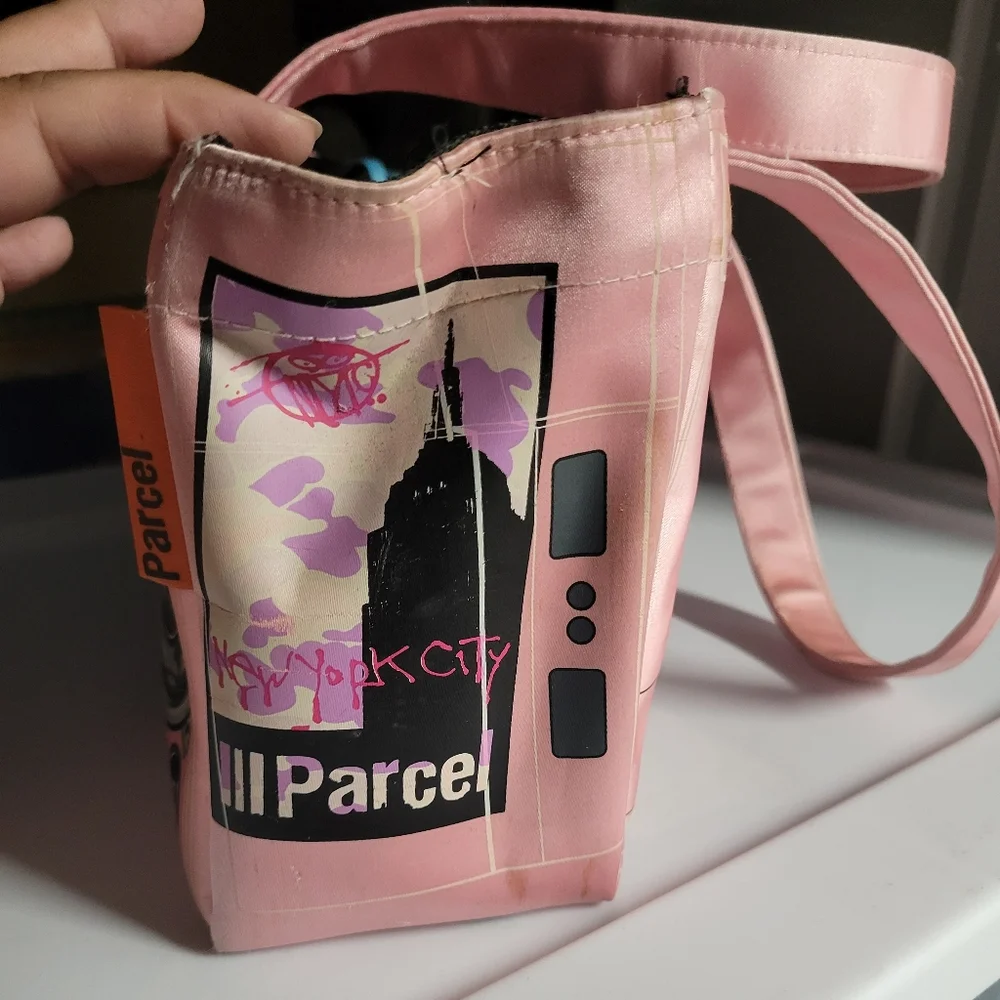 Pink Boom Box Parcel purse - Picture 3 of 15